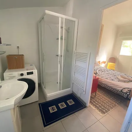 Independant Dans Maison Proche Chateau D' Oleron Guest house Le Chateau-d'Oleron