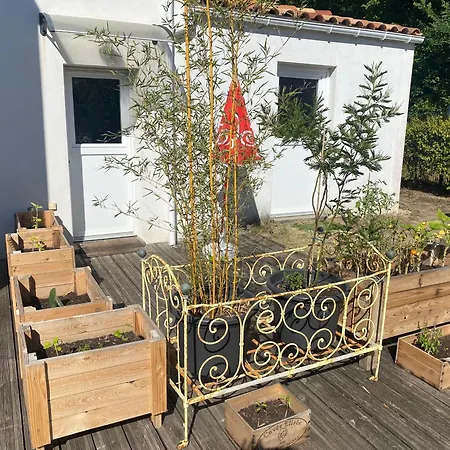 Independant Dans Maison Proche Chateau D' Oleron Guest house Le Chateau-d'Oleron